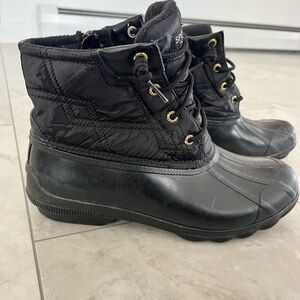 Sperry Syren Gulf Women's Black Quilted Boots waterproof die 9.5